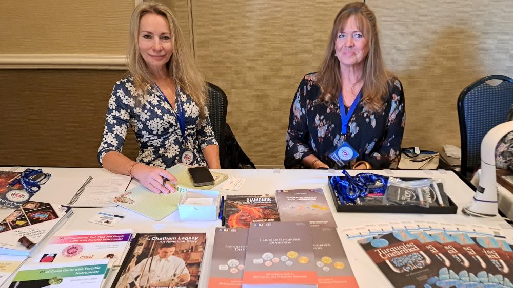 Elena and Cynthia at CGL table