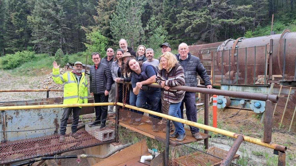 Group photo at Vortex processing facility