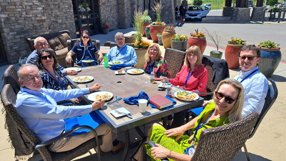 Lunch break at Montanas sun